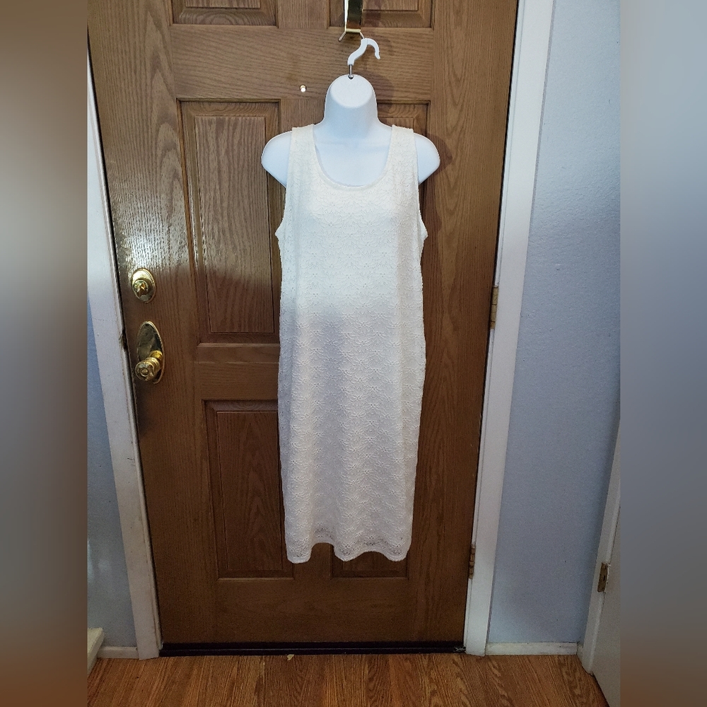 Isabel Maternity Sleeveless Lace Dress